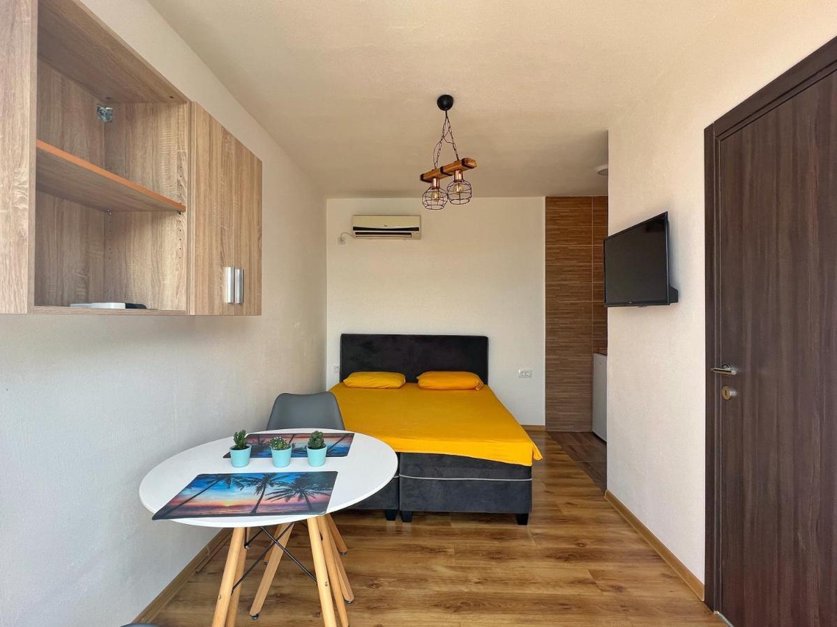 Jg Studio Apartment Vranjina Exterior photo